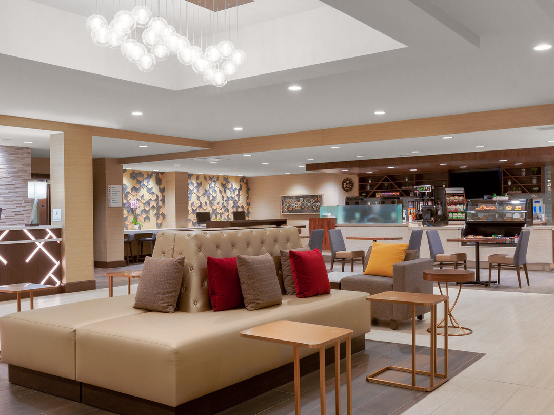 拉米拉达假日酒店主图