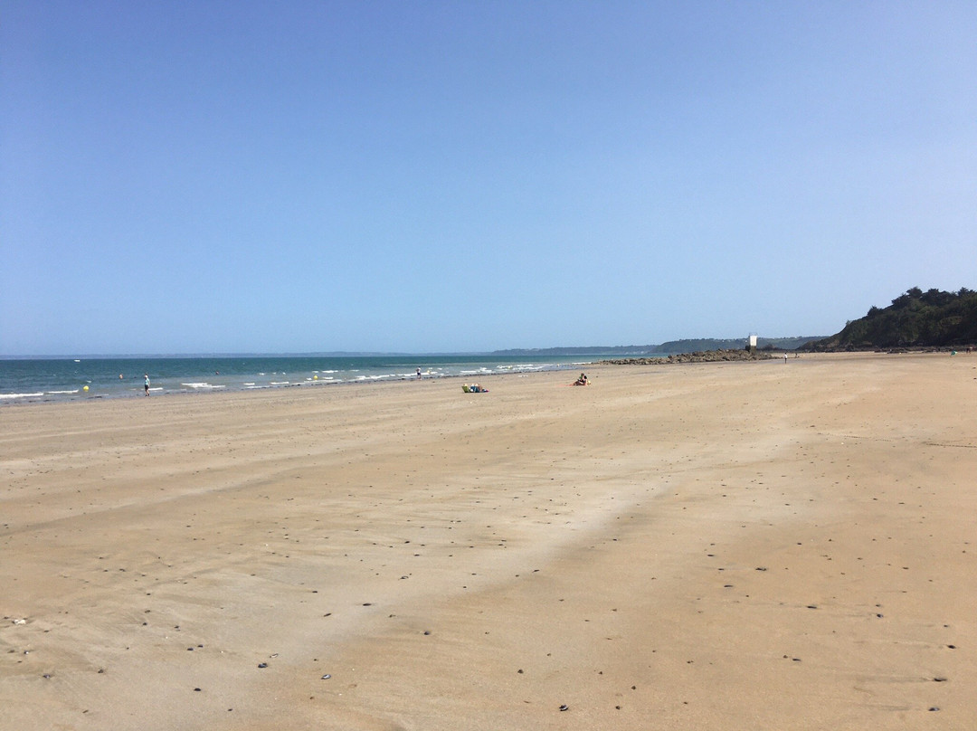 Plage des Godelins景点图片