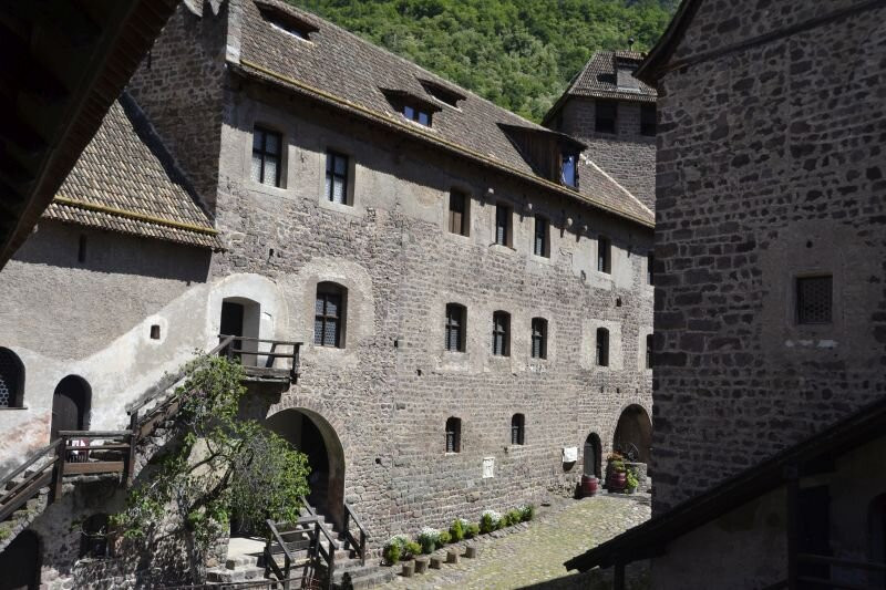 Runkelstein Castle景点图片