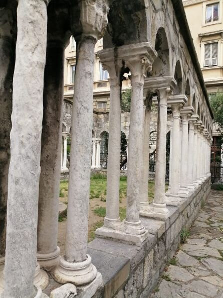 Piazza Dante-热那亚必去景点