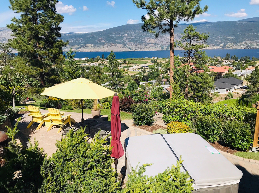 Apples and Quails Bed & Breakfast主图