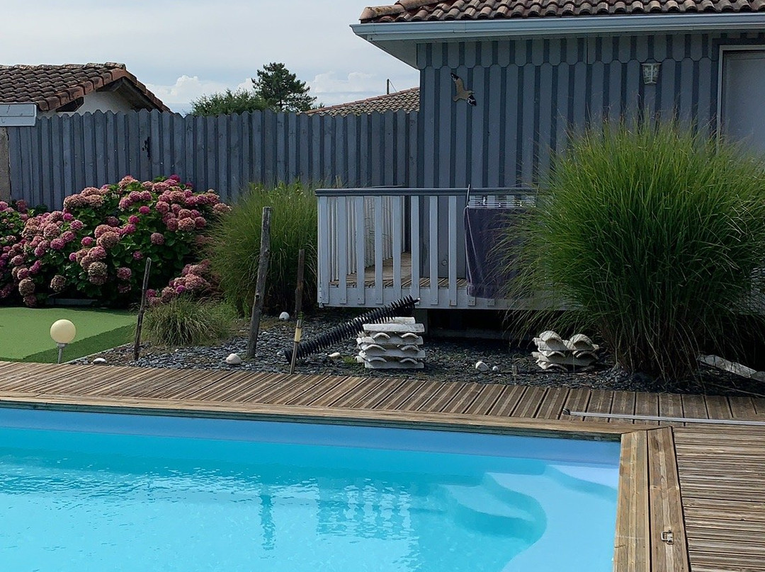 Pascale and Marc主图