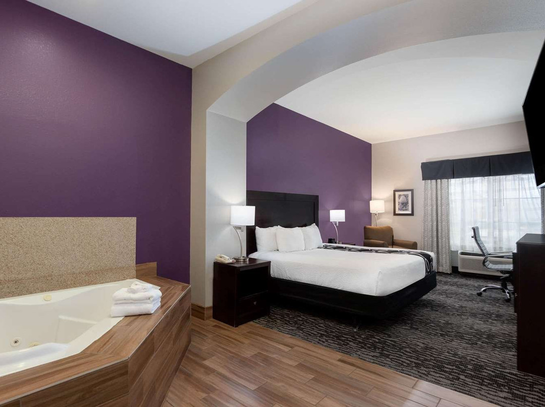 La Quinta Inn & Suites by Wyndham Huntsville Airport Madison主图