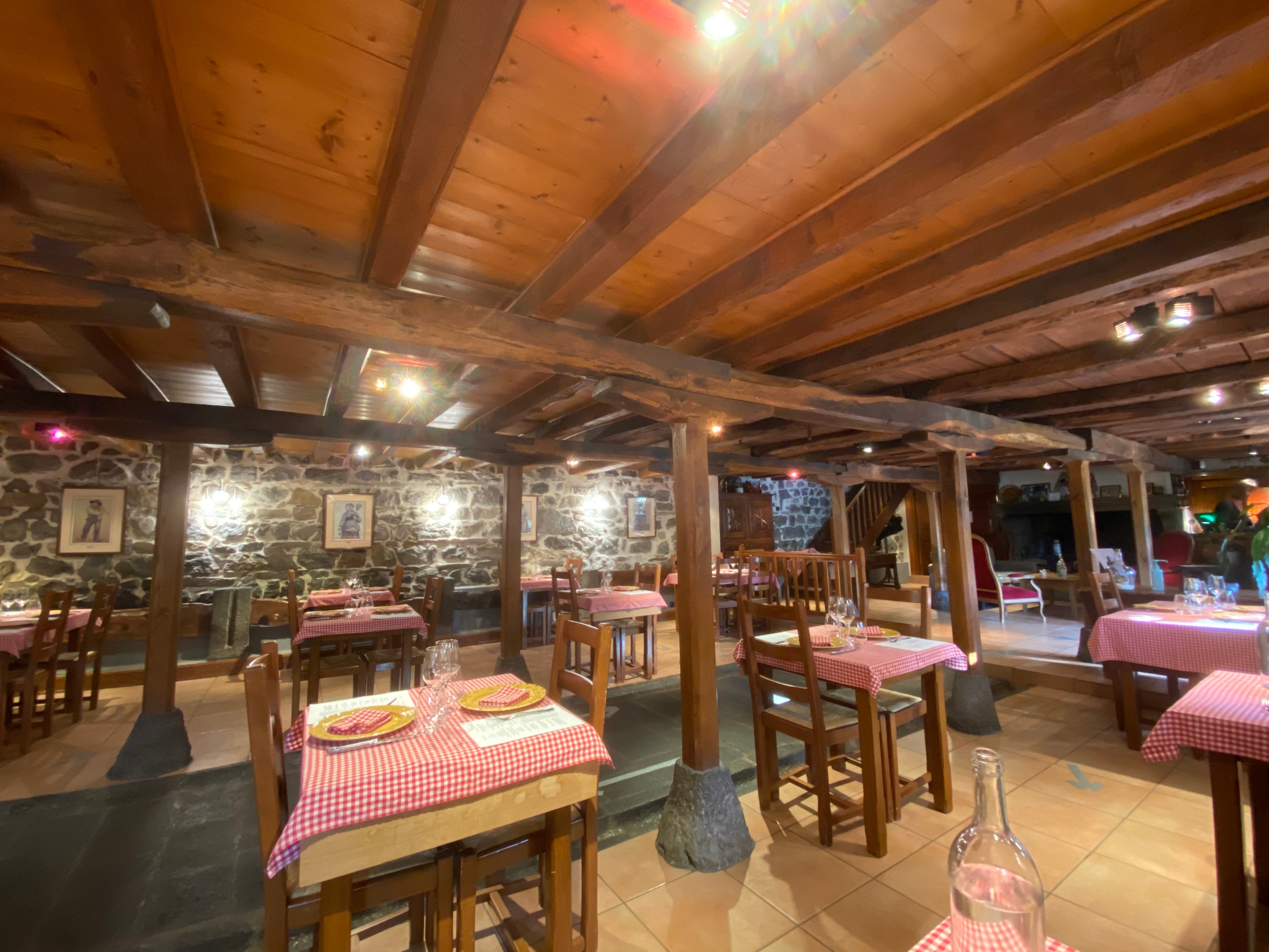 Auberge de Mazayes-餐饮