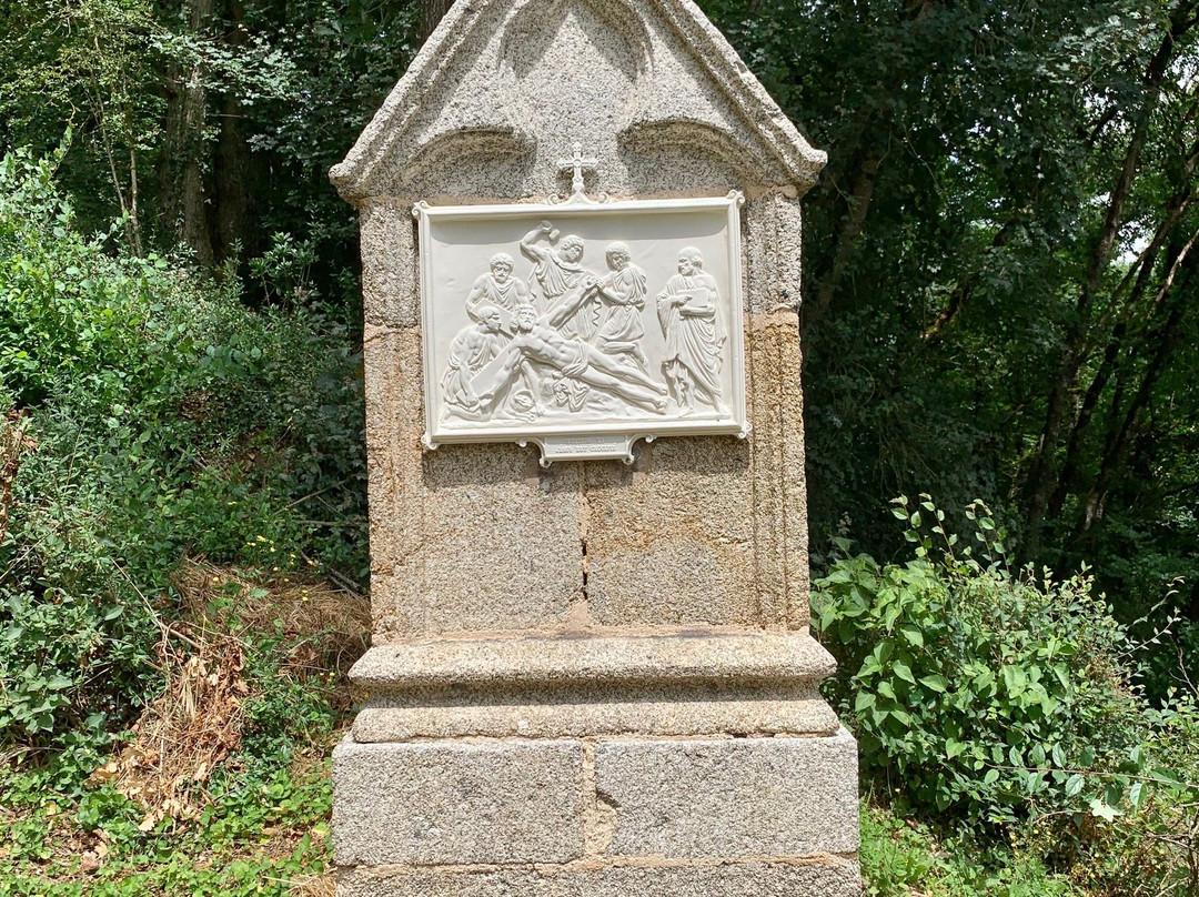 Chemin de croix-Saint-Loup-Lamaire必去景点