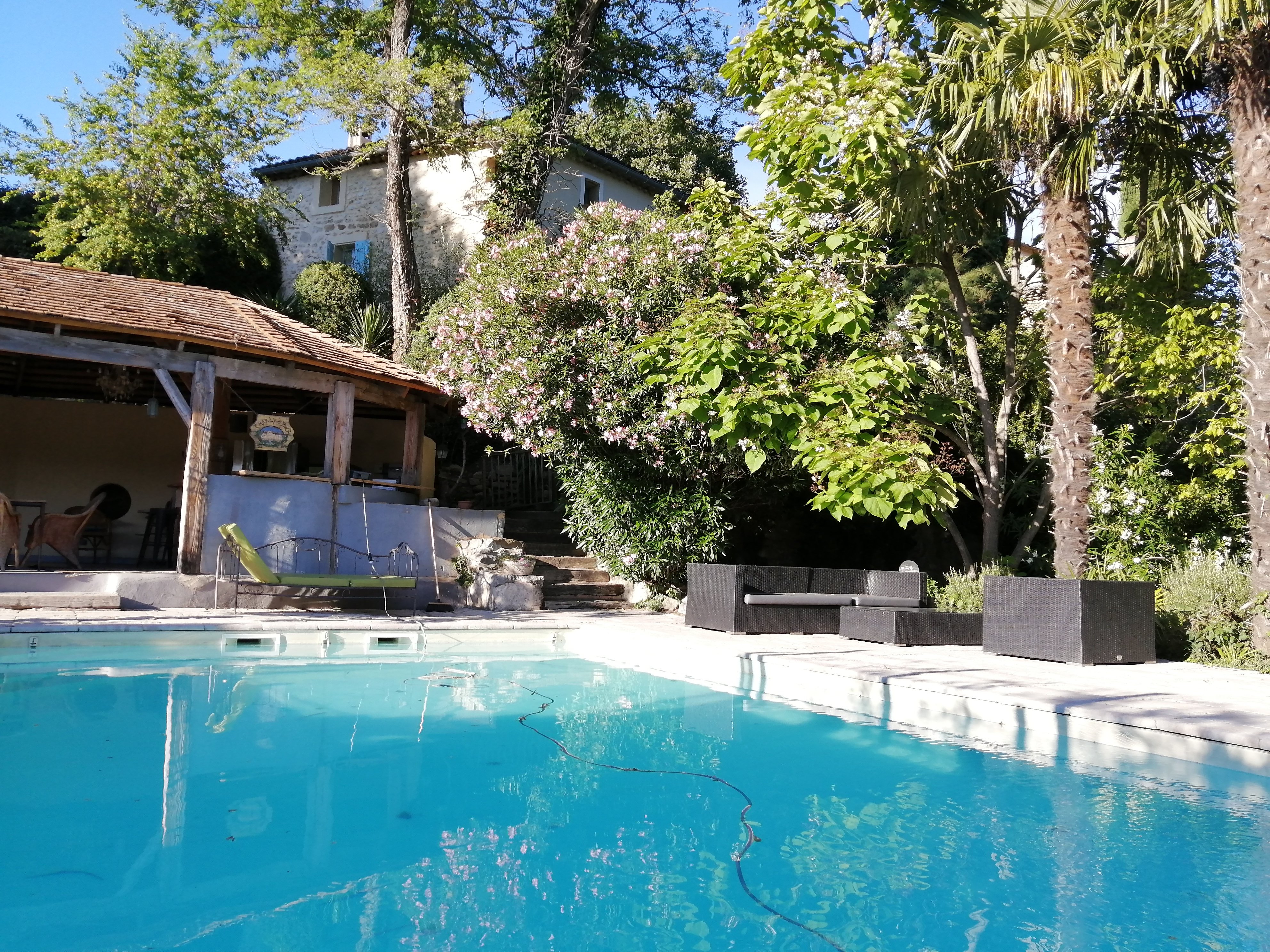 Le Domaine de la Baronnie-泳池