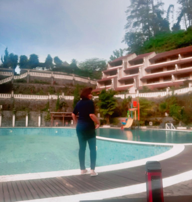 Pines Garden Hotel主图