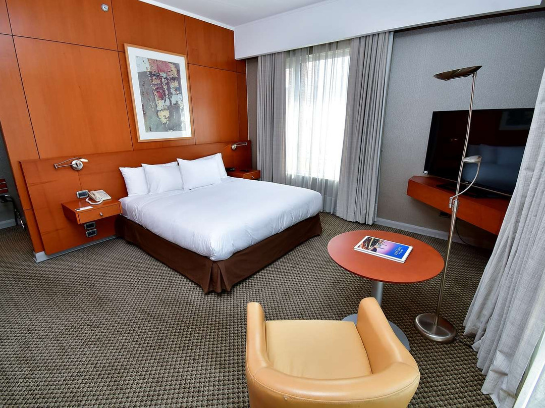 Radisson Ciudad Empresarial Santiago主图