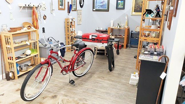 Golden Antiques and Treasures景点图片