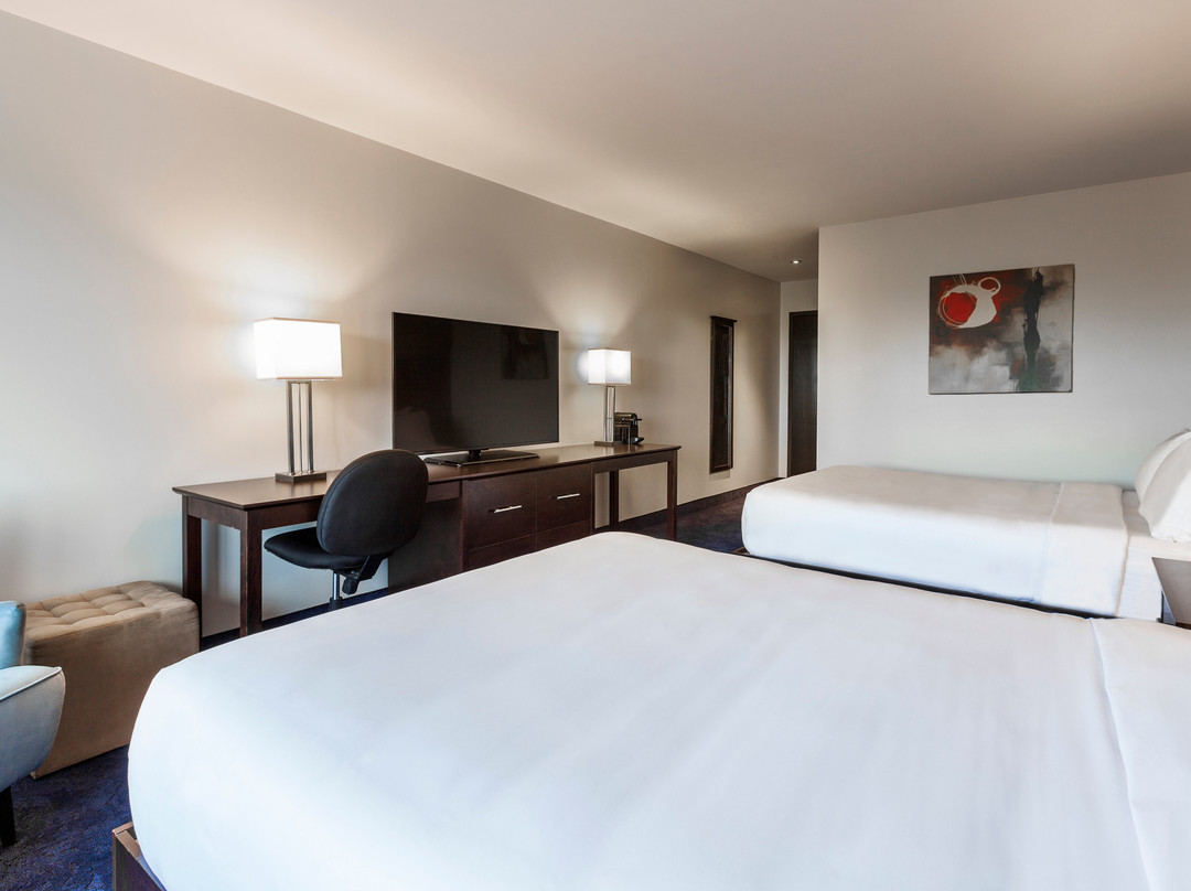 Impéria Hôtel & Suites St-Eustache主图