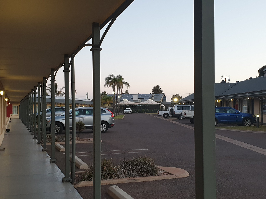 Sundowner Motel Hotel主图