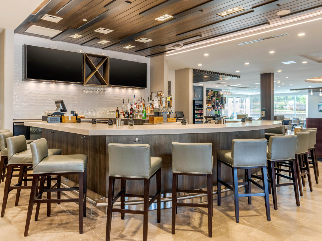 Foxhole Restaurant & Bar