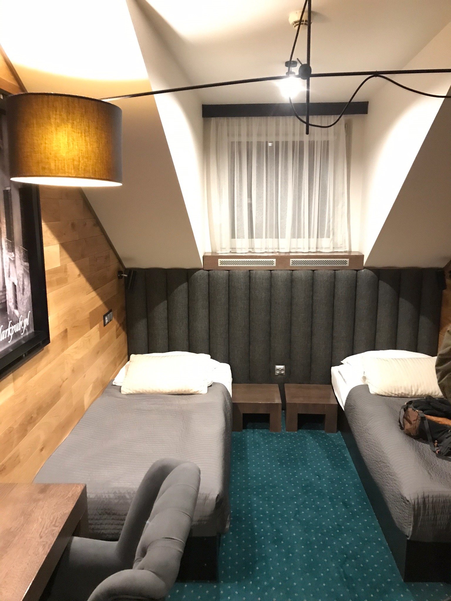 Hotelik Dark Pub-官方