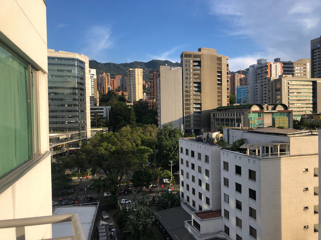 Novelty Suites Hotel主图