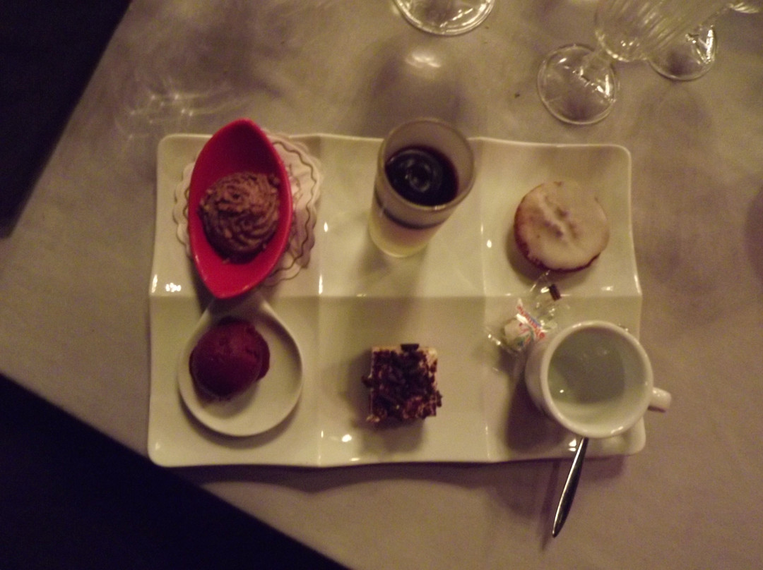 Côté Sud Cabaret景点图片