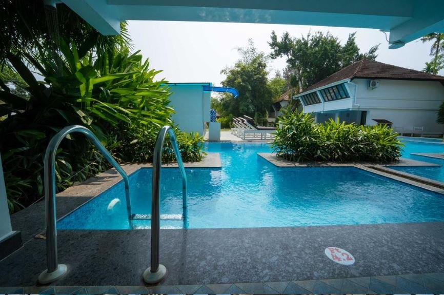 Nihara Resort & Spa-泳池
