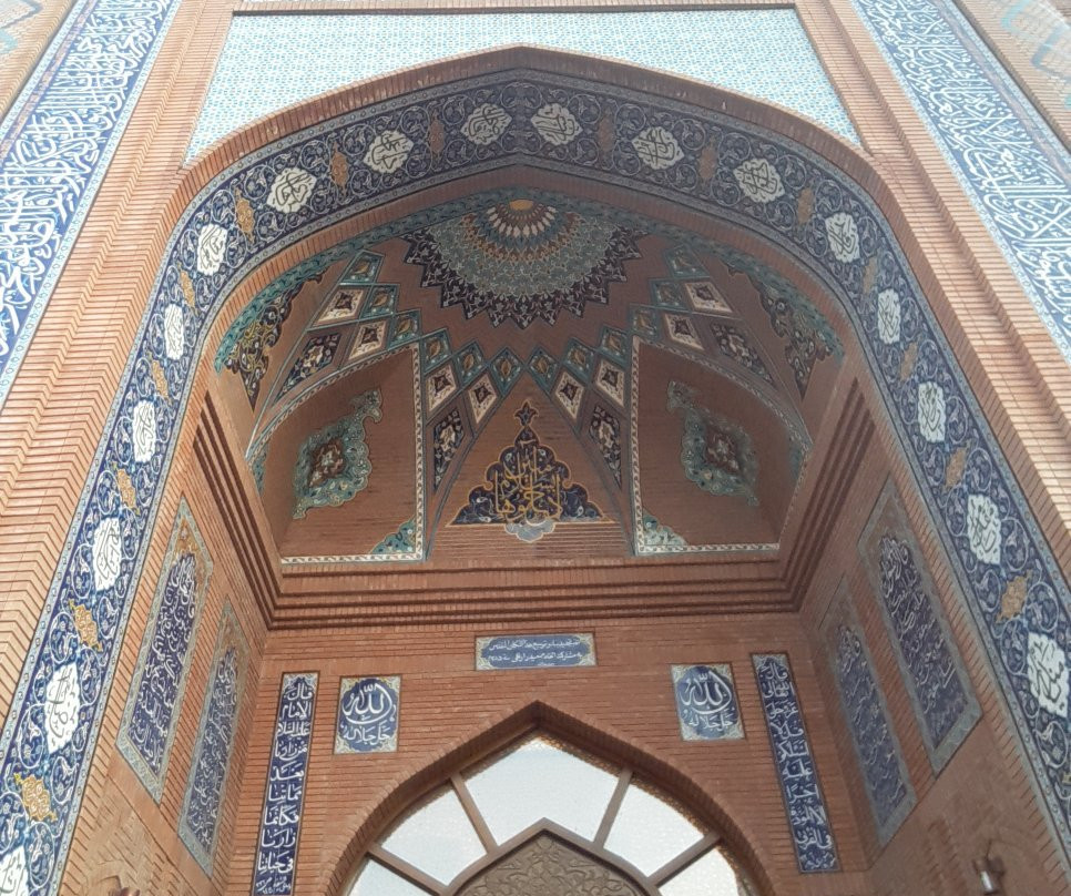 Imamzadeh Mausoleum-占贾必去景点