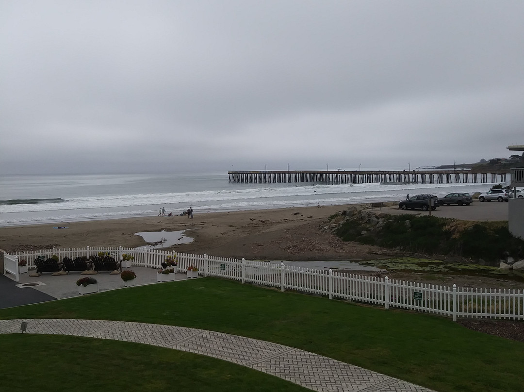 沙滩上的海岸线酒店主图