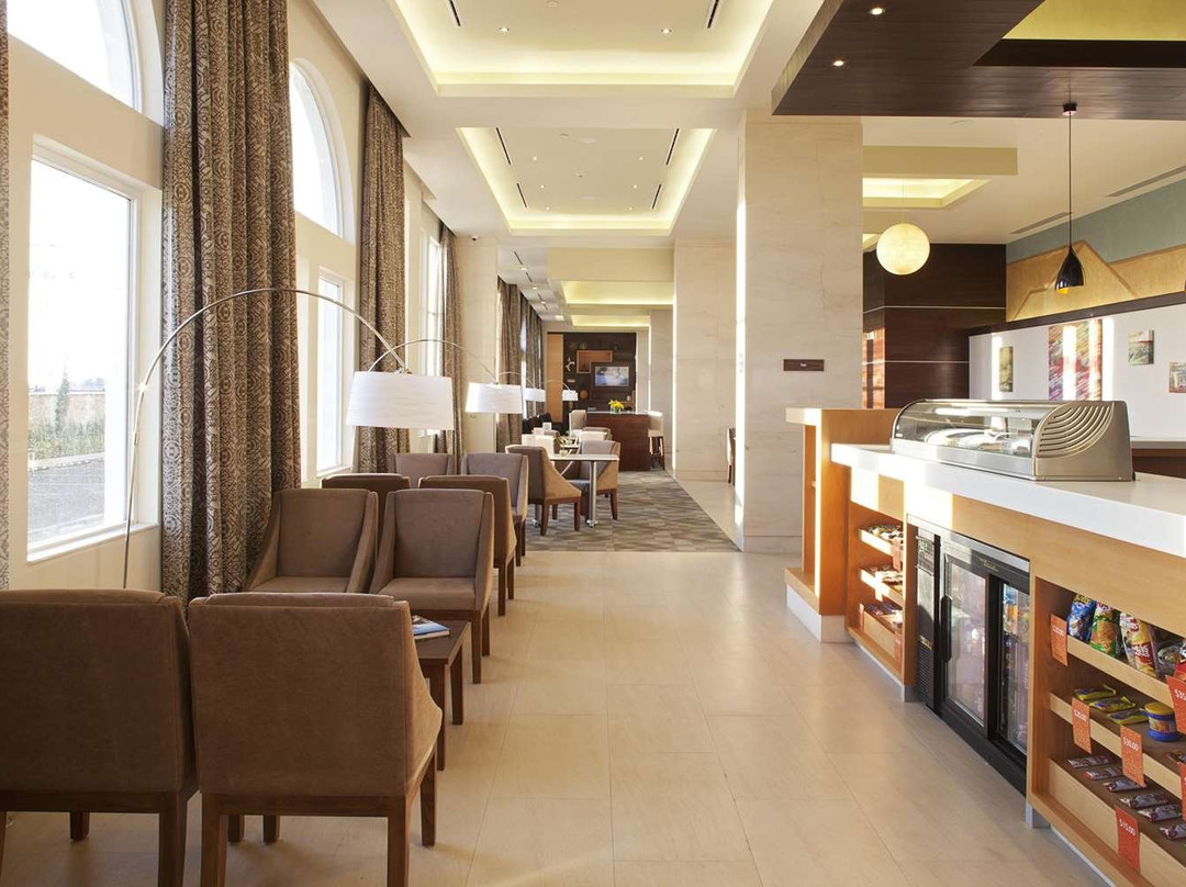 锡劳机场希尔顿欢朋酒店主图