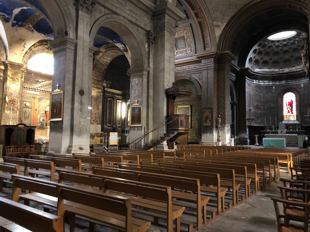 Église Catholique Collégiale Saint-Martin-圣雷米必去景点