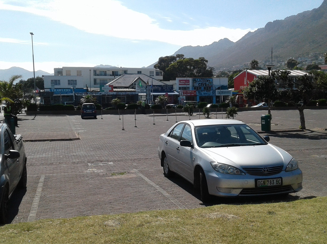 Gordon's Bay Main Beach-高登湾必去景点