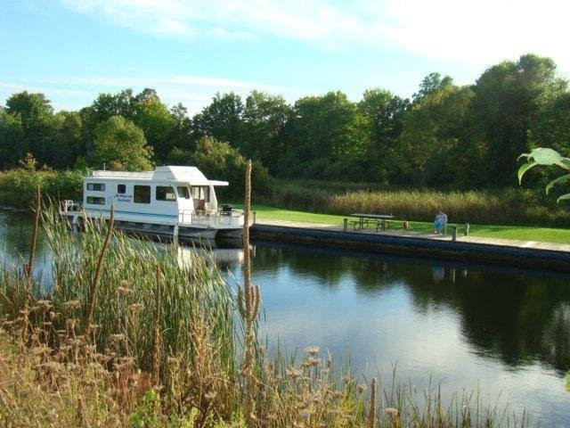 Big Rideau Lake Boat Rentals景点图片