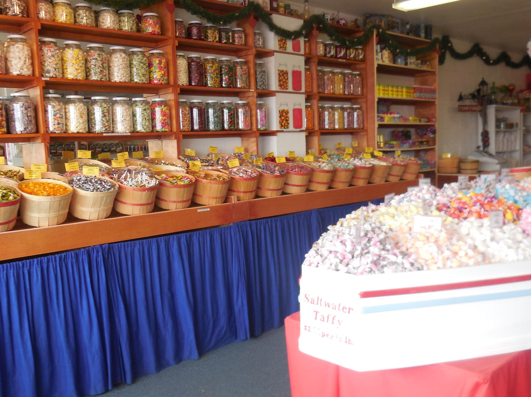 Buddy and Howie's Candy景点图片