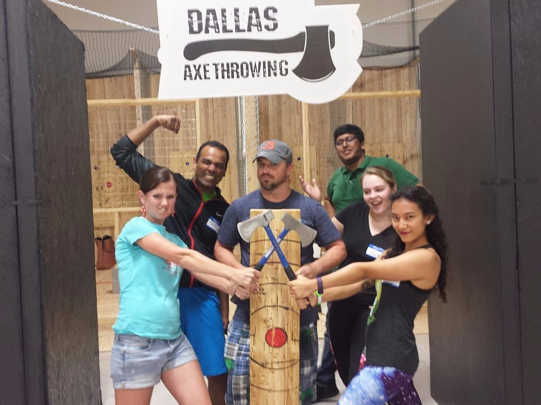理查森旅游景点-Dallas Axe Throwing