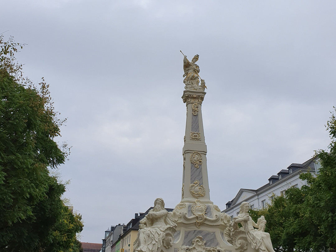 Saint George's Fountain-特里尔必去景点
