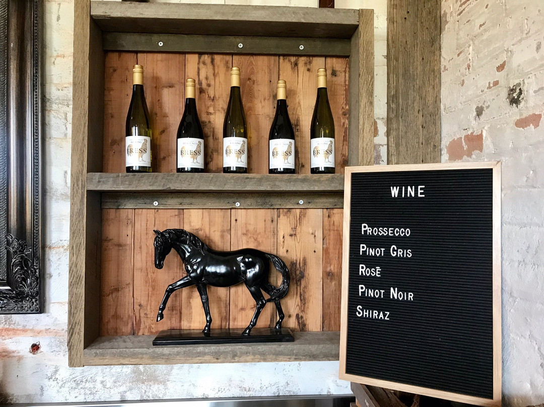 The Grounds of the Ravenswood Homestead主图