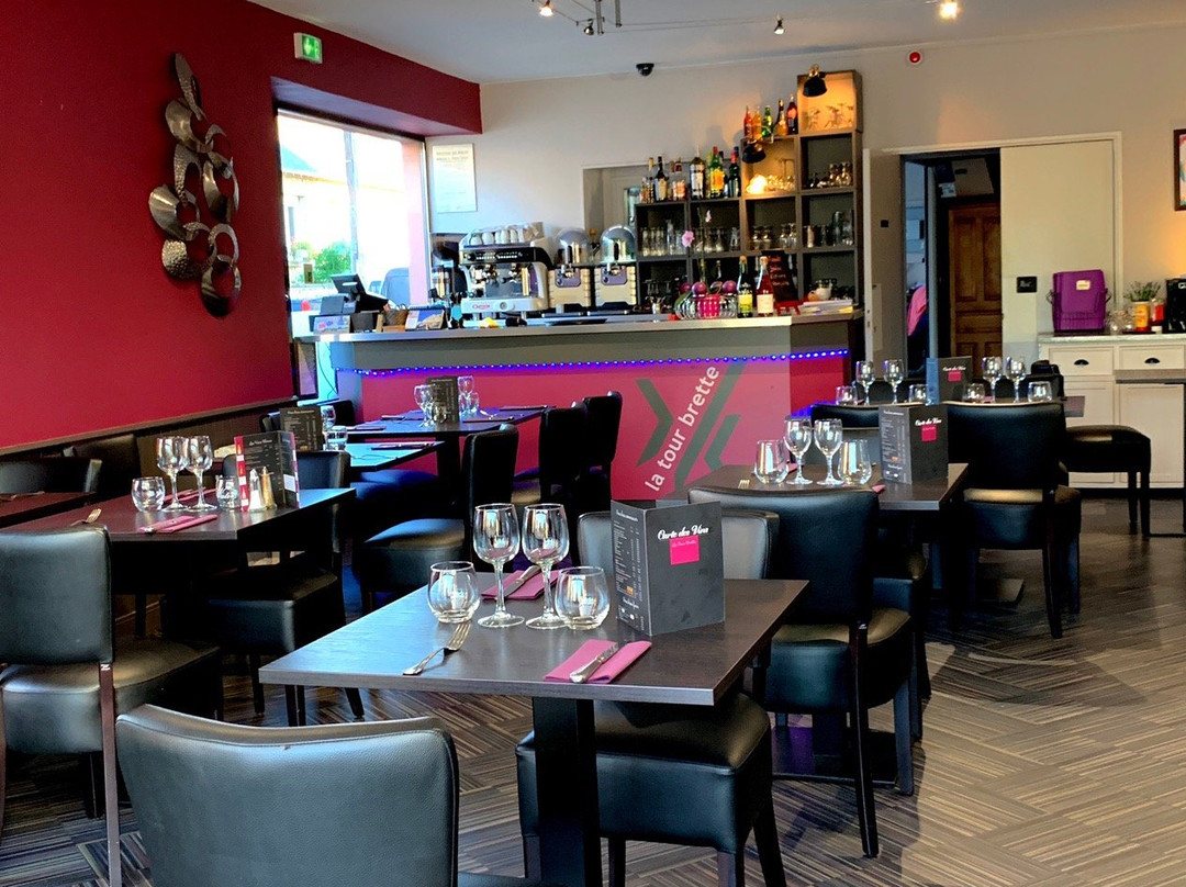 布雷特旅游酒店主图