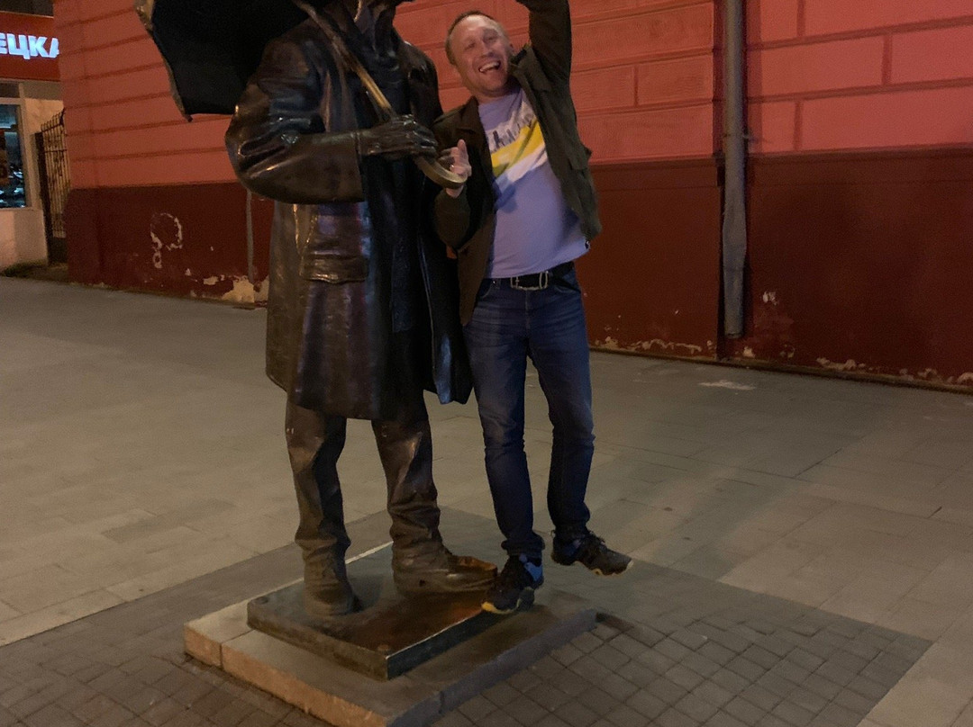 Monument to the painter Andrew Pozdeev景点图片