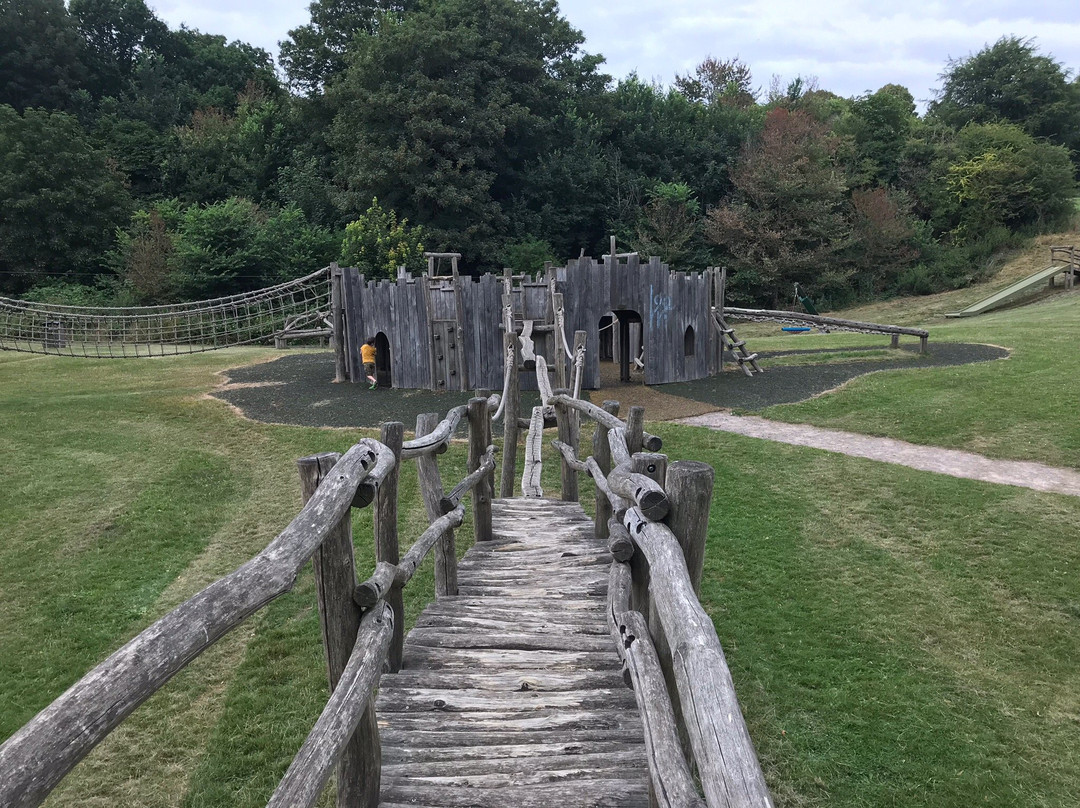 Farnham Park景点图片