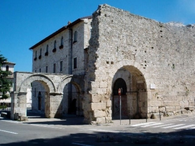 Porta Gemina景点图片