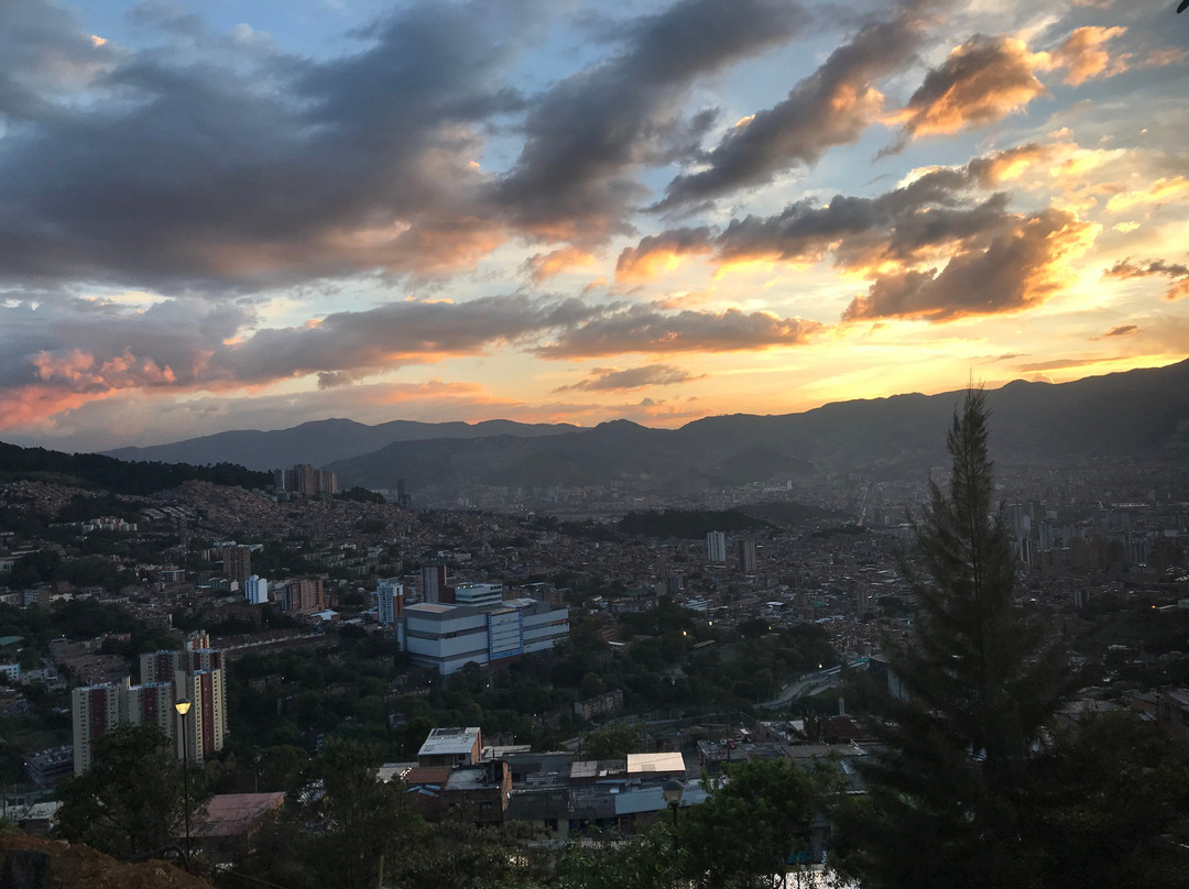 Free Walking Tour Medellin - Real City Tours景点图片