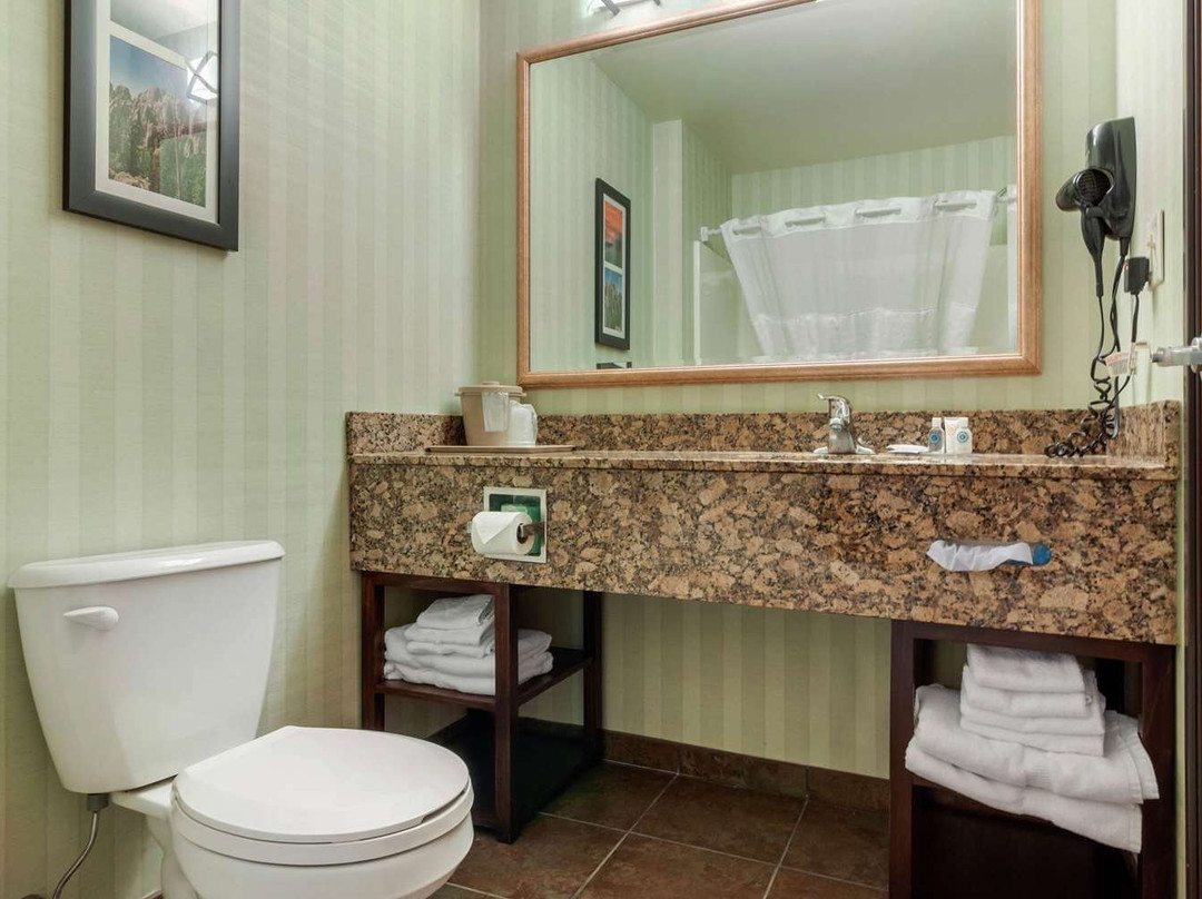 凯富旅馆及套房酒店主图