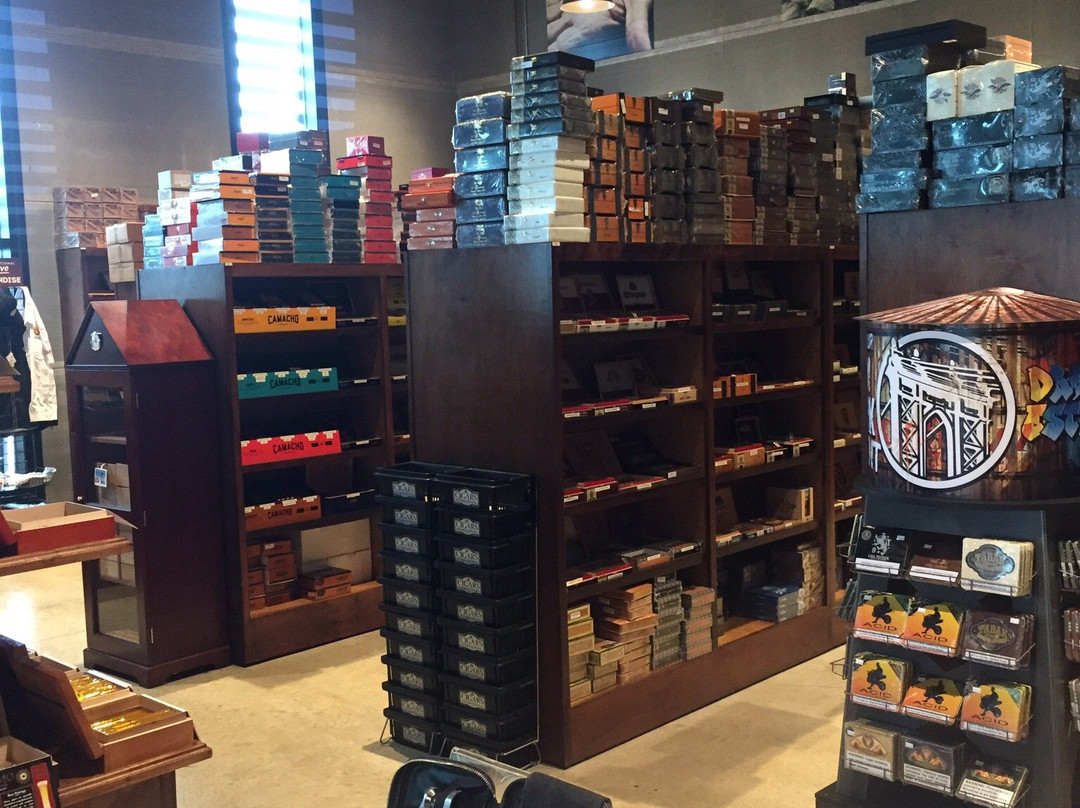 Cigar International-The Colony必去景点