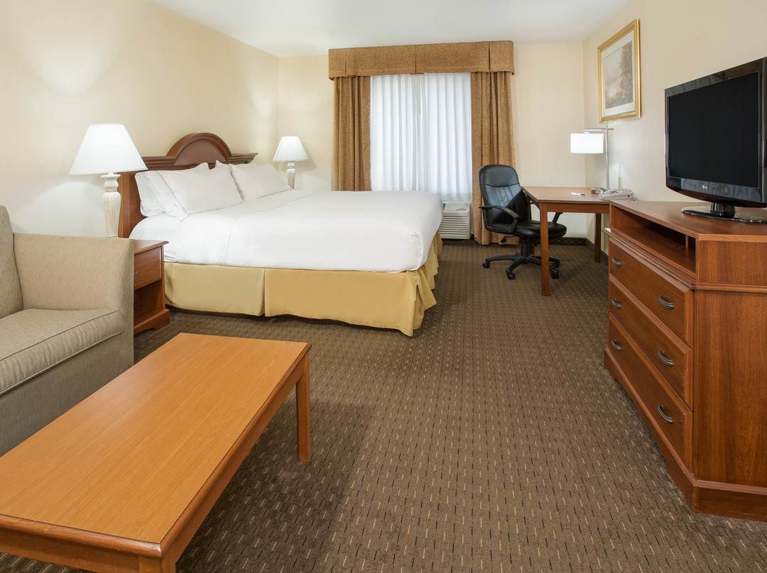 Holiday Inn Express & Suites Marion by IHG主图