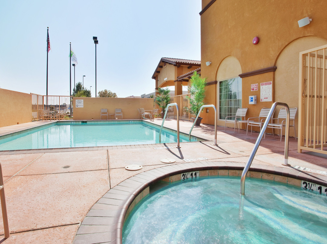 Holiday Inn Express Willows by IHG主图