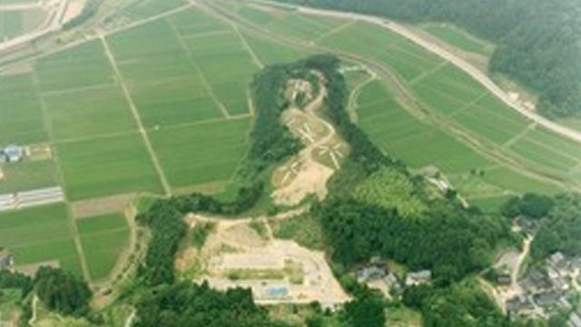 Ishizaka Nabeyama Kofun Burial Mound景点图片