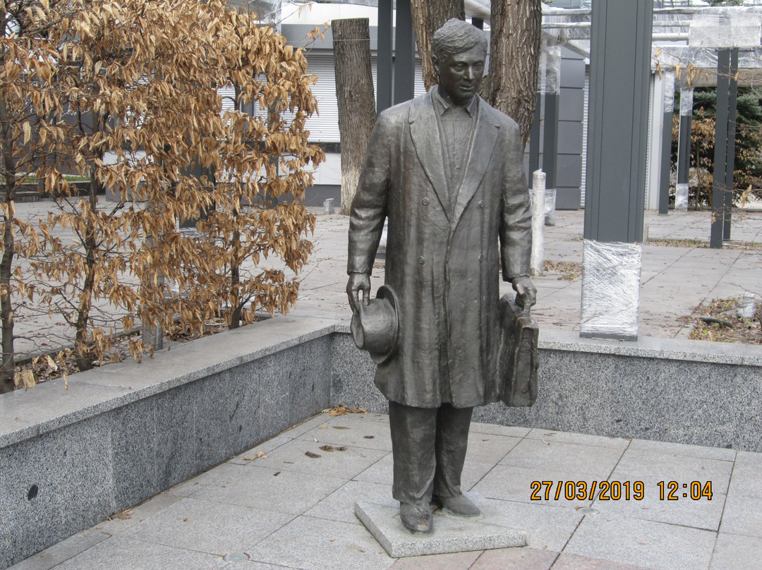 Insurance Agent Monument-顿涅茨克必去景点