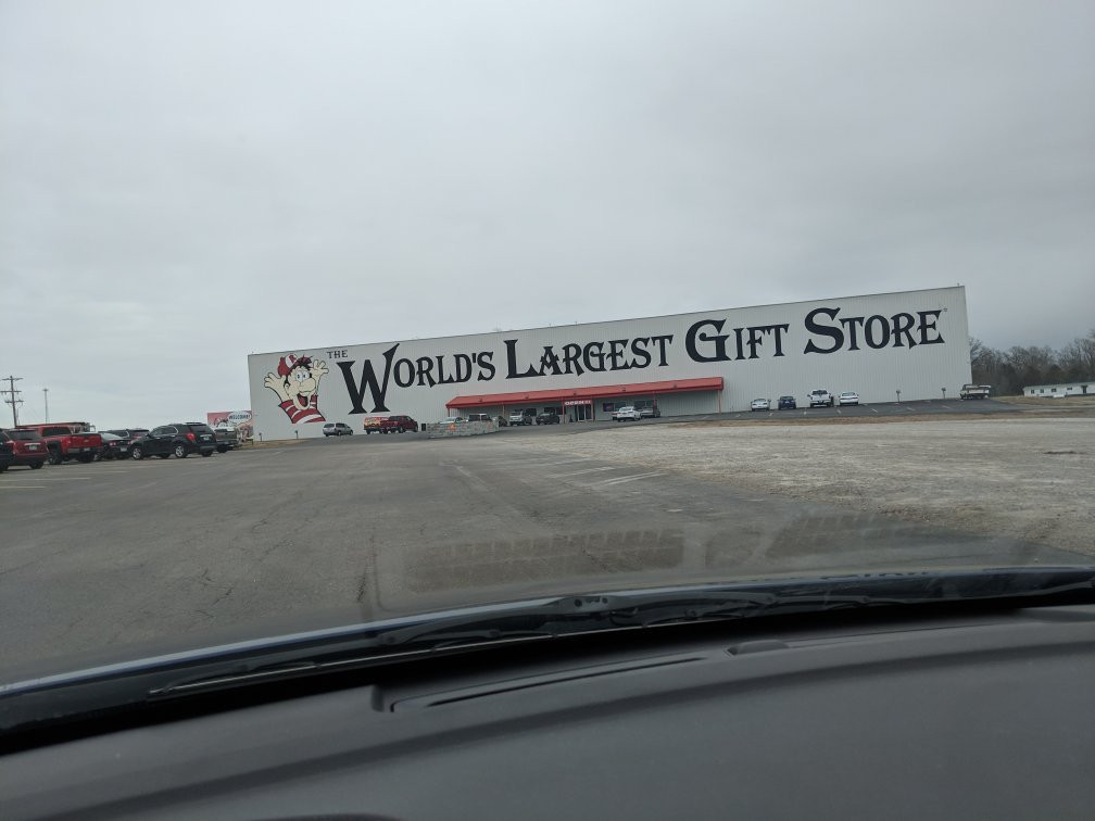 Worlds Largest Gift Store-Phillipsburg必去景点