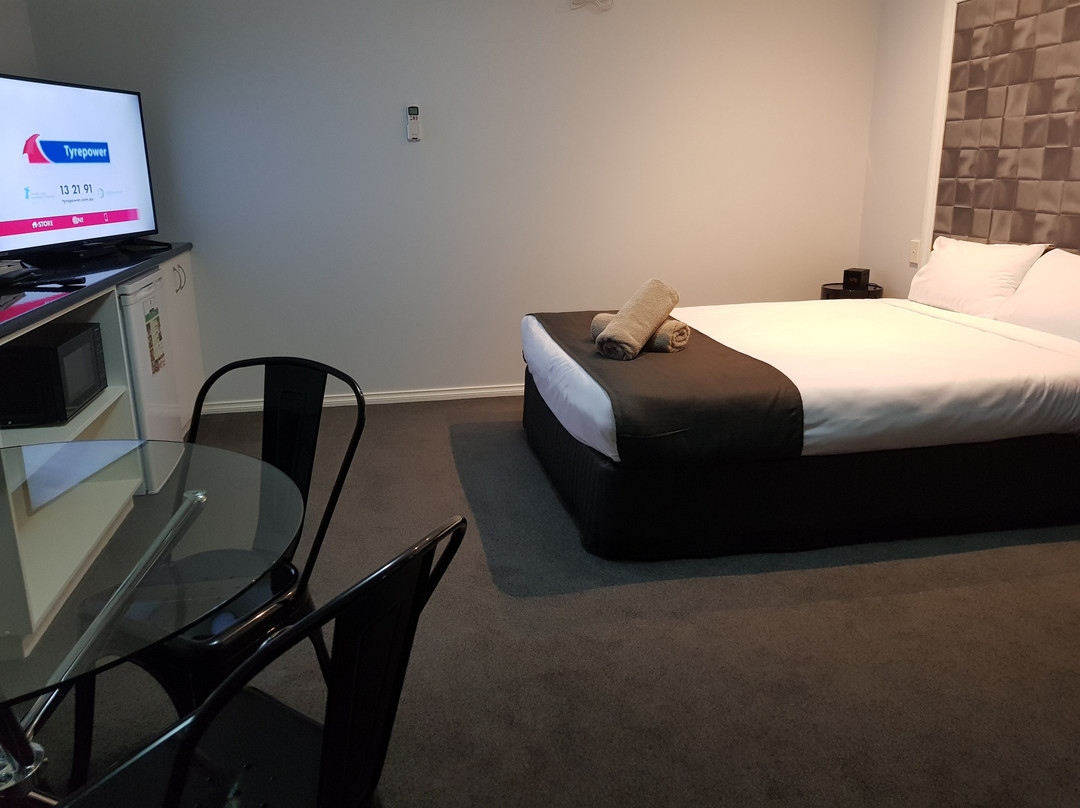 Golden Reef Motor Inn