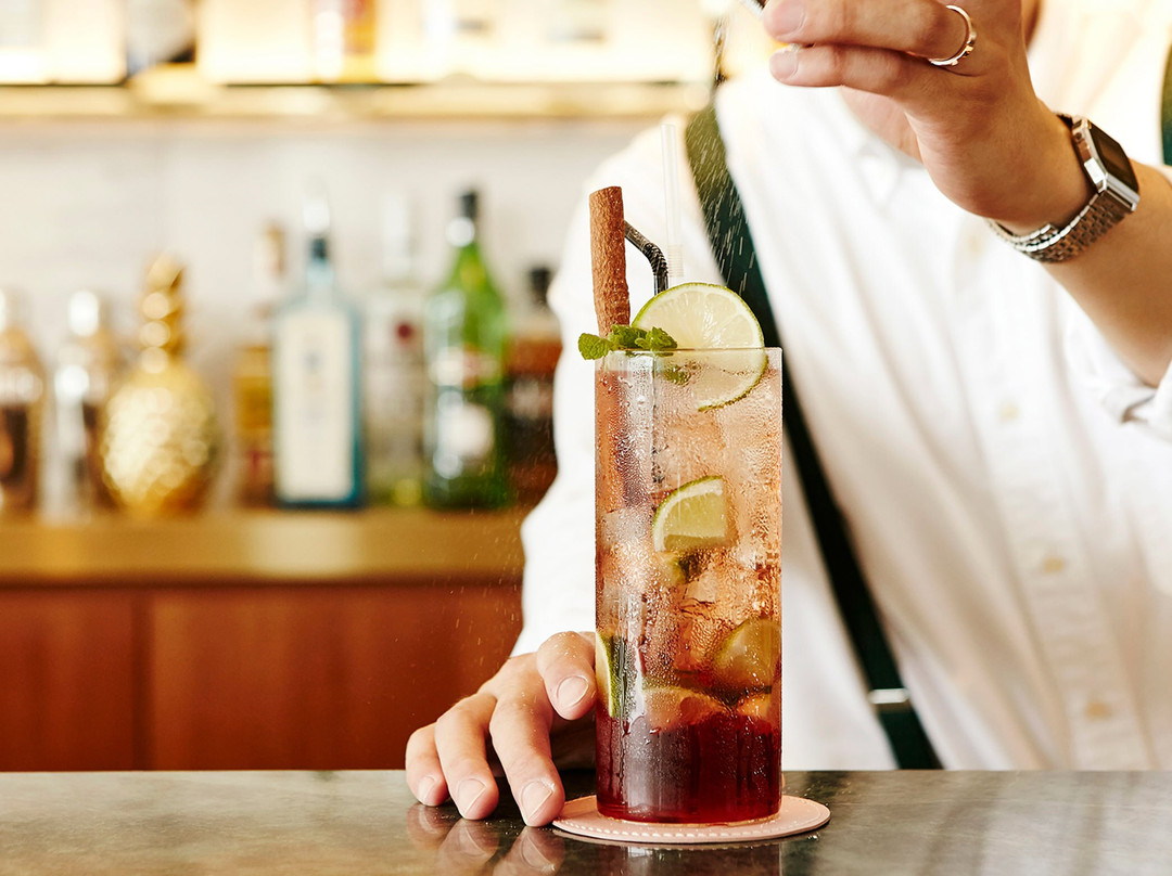 베르데 바 & 레스토랑