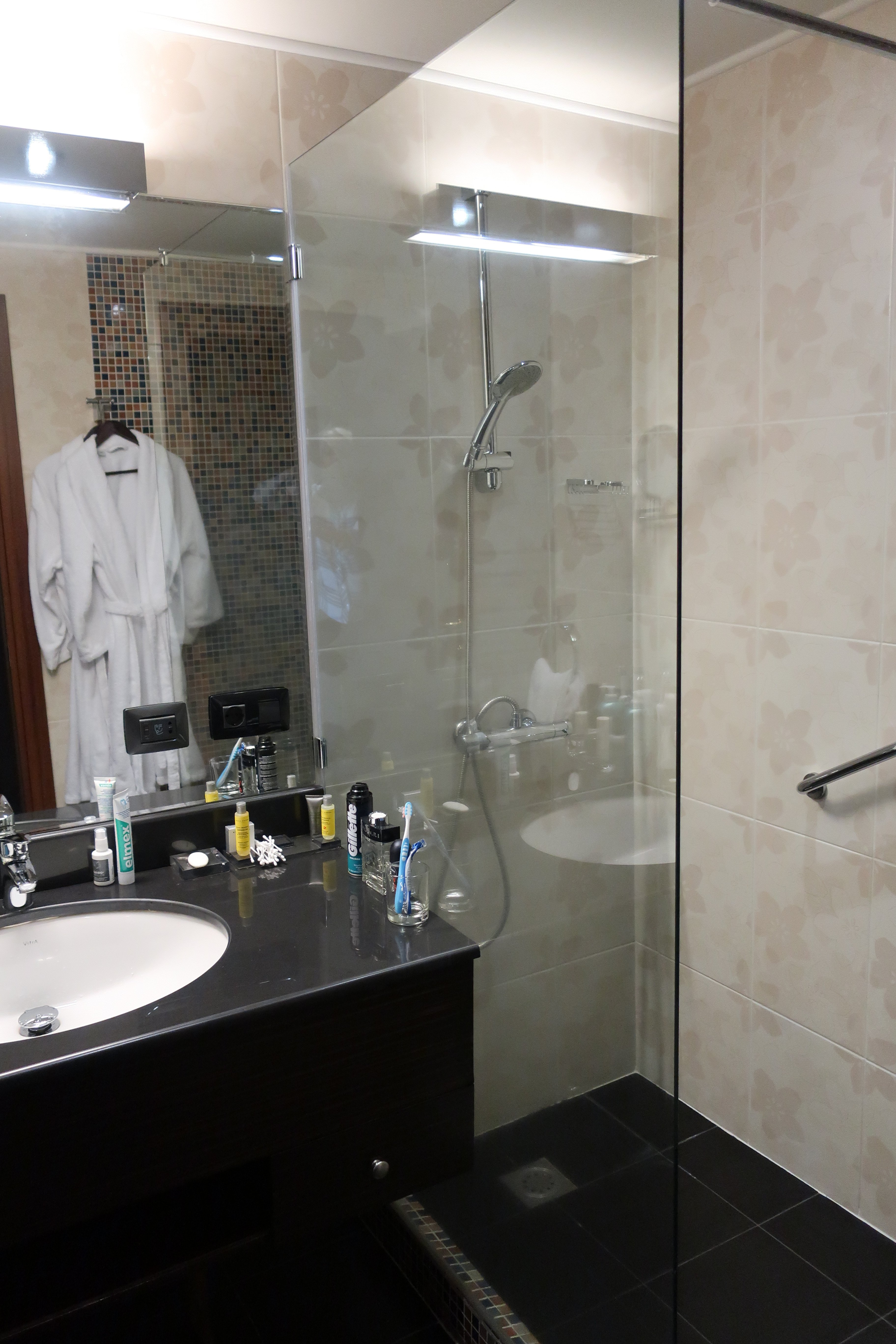 Tsaghkadzor Marriott Hotel-浴室