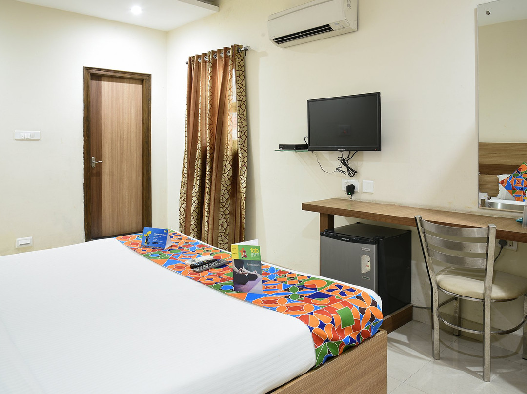 FabHotel KRS Nest Gachibowli主图