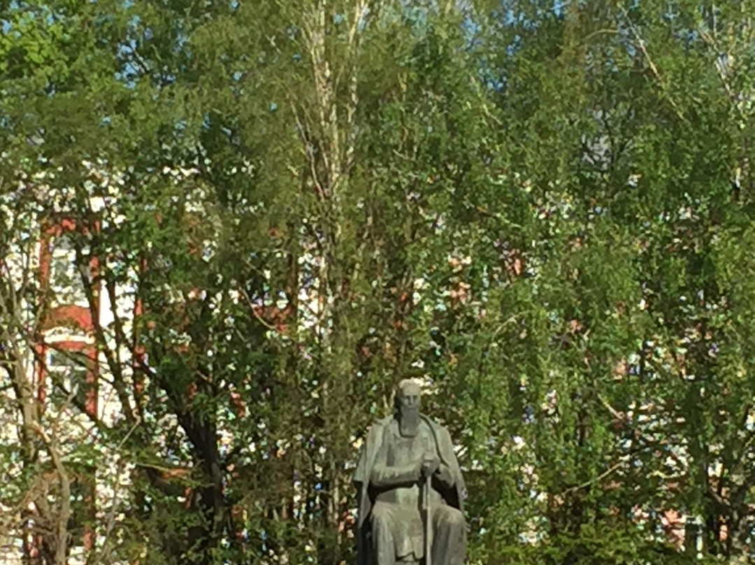 Monument to Saltykov-Shhedrin景点图片