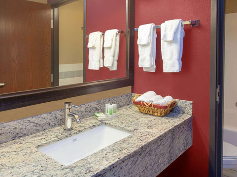 哈钦森美吟温德姆酒店主图