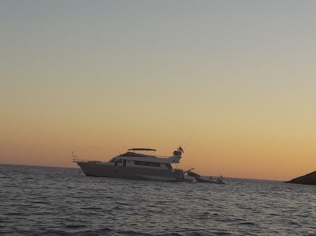 PITIUSAS BOAT-伊维萨必去景点