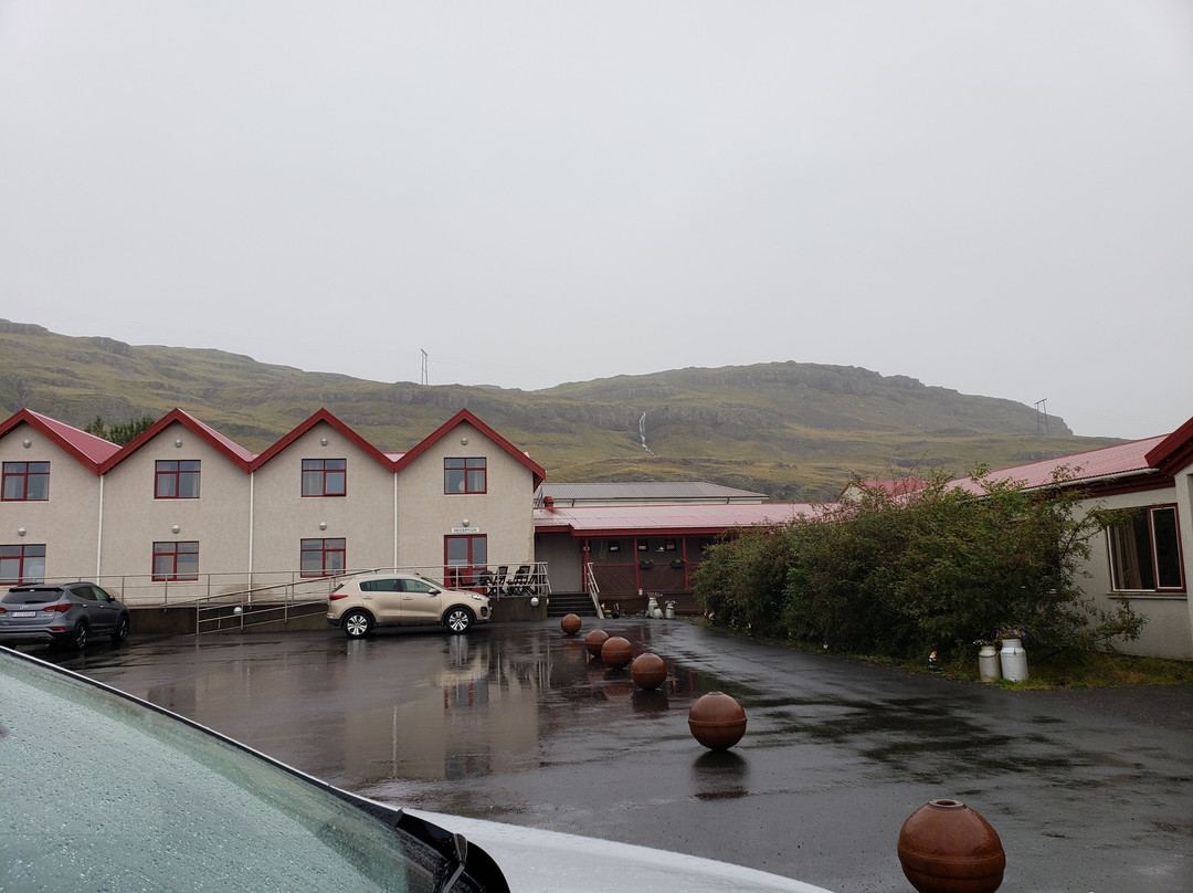 斯米尔拉柏格酒店主图